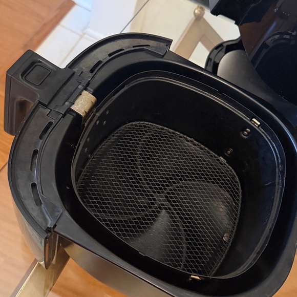 Philips Glossy Black Air Fryer - Picture 7 of 7